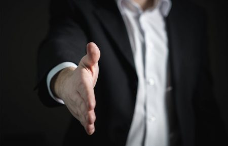 How do I decide whether to accept a job offer or not?
